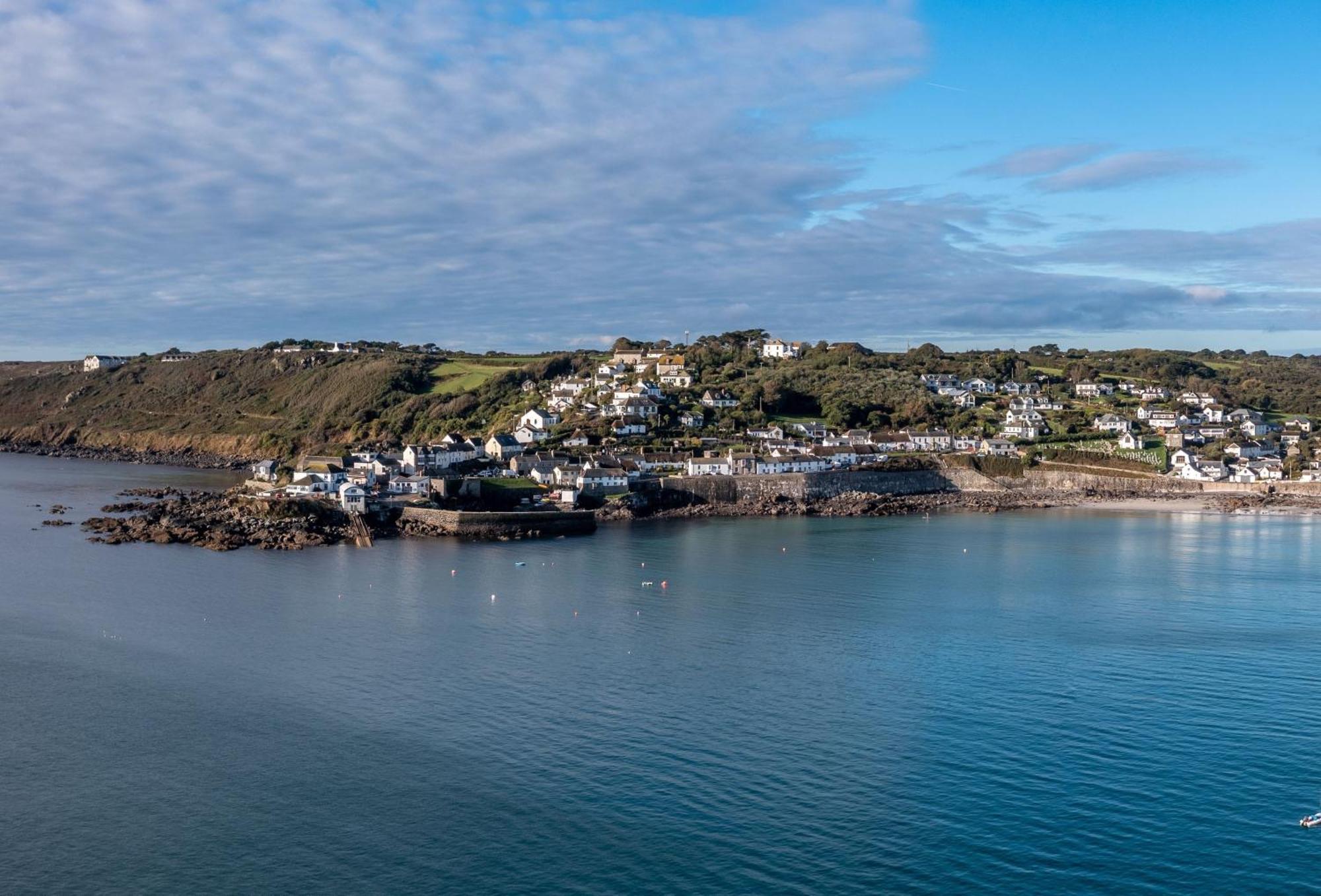 Journeys End With Stunning Sea Views From The Headland Ferienhaus Coverack