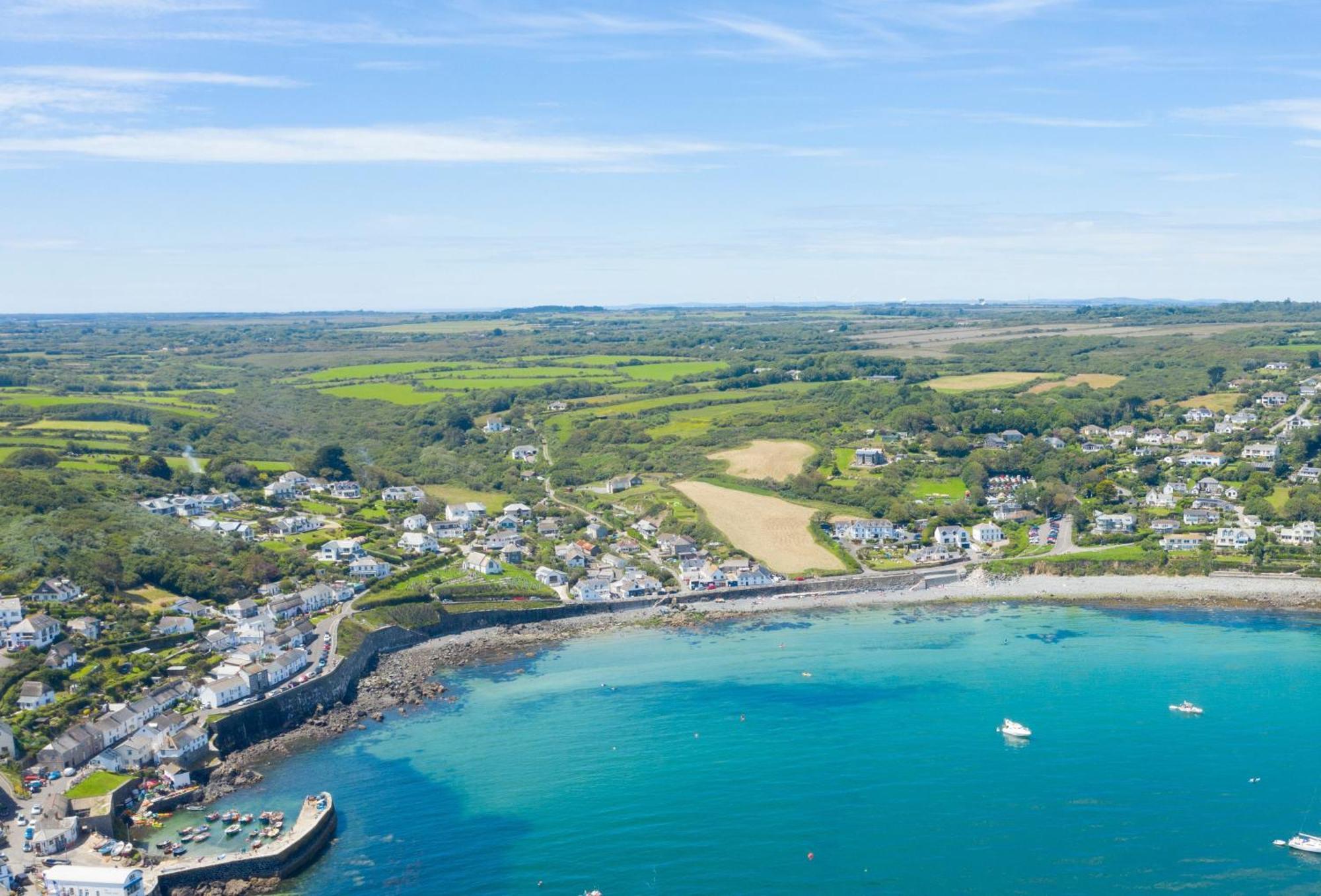 Journeys End With Stunning Sea Views From The Headland Coverack