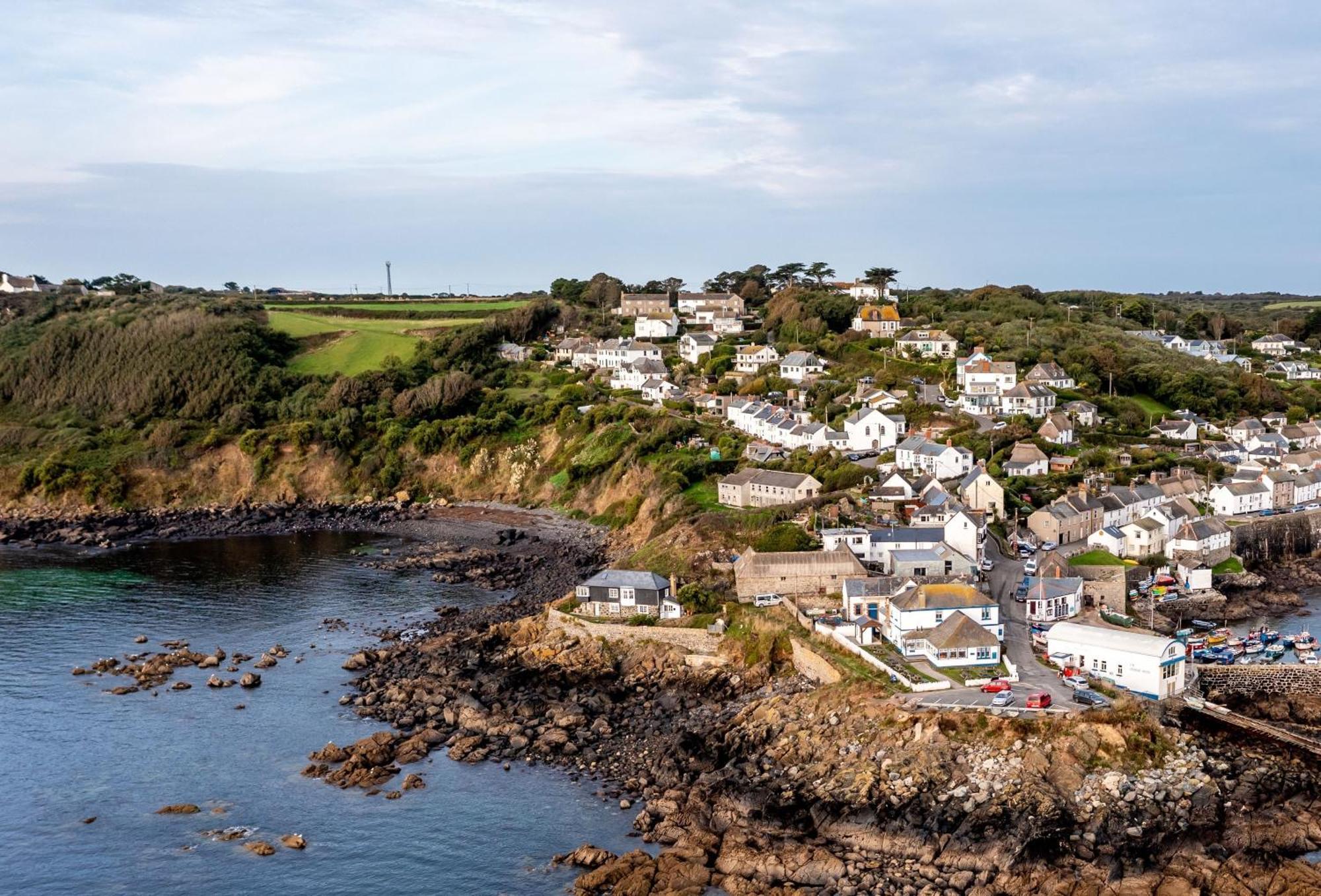 Journeys End With Stunning Sea Views From The Headland * Coverack